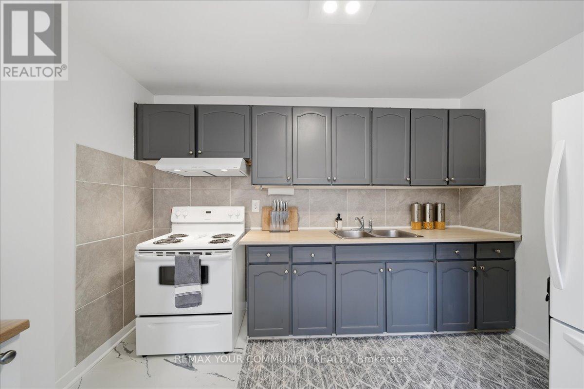 3 - 23 Brookwell Drive, Toronto, Ontario  M3M 2X9 - Photo 4 - W13235448