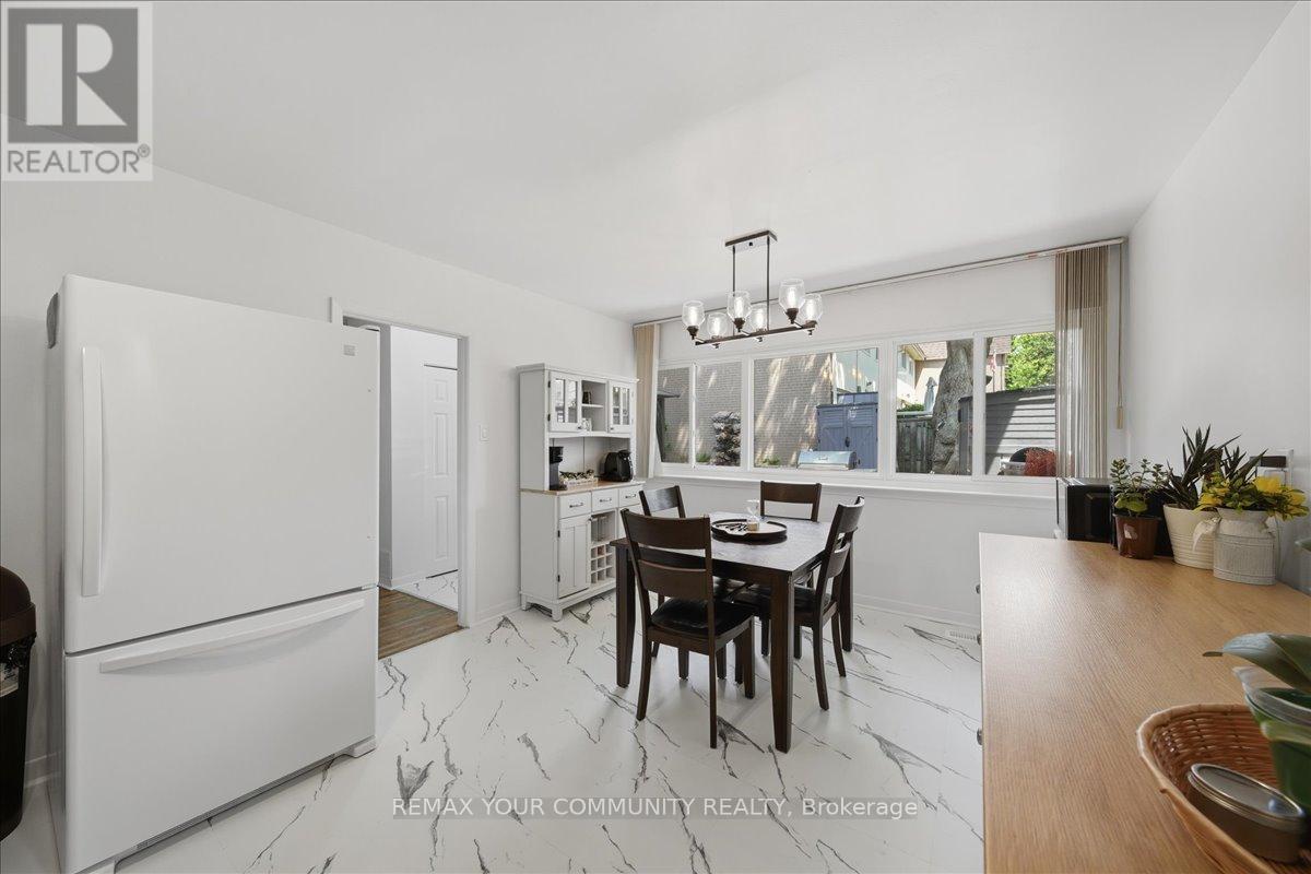 3 - 23 Brookwell Drive, Toronto, Ontario  M3M 2X9 - Photo 5 - W13235448