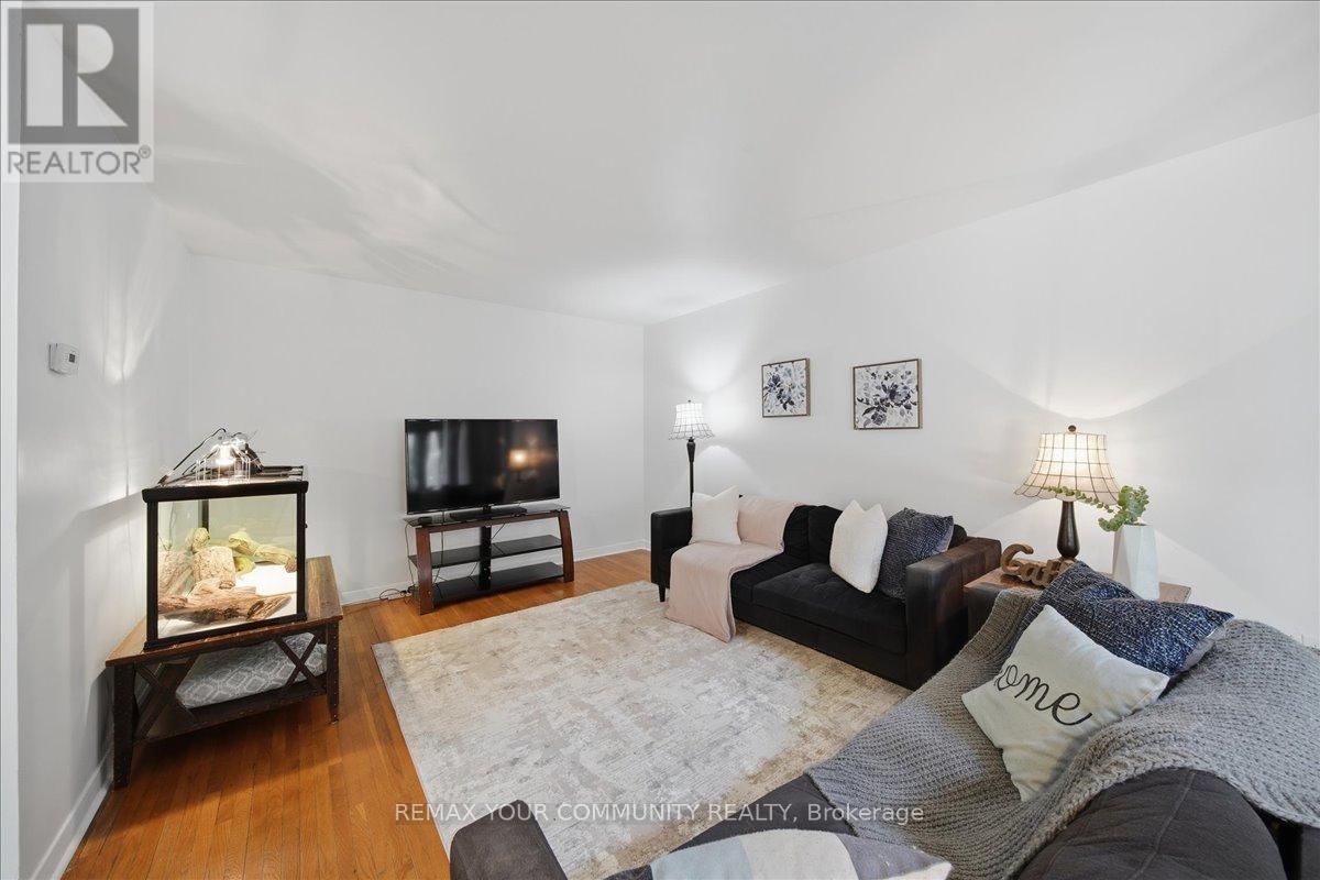 3 - 23 Brookwell Drive, Toronto, Ontario  M3M 2X9 - Photo 8 - W13235448