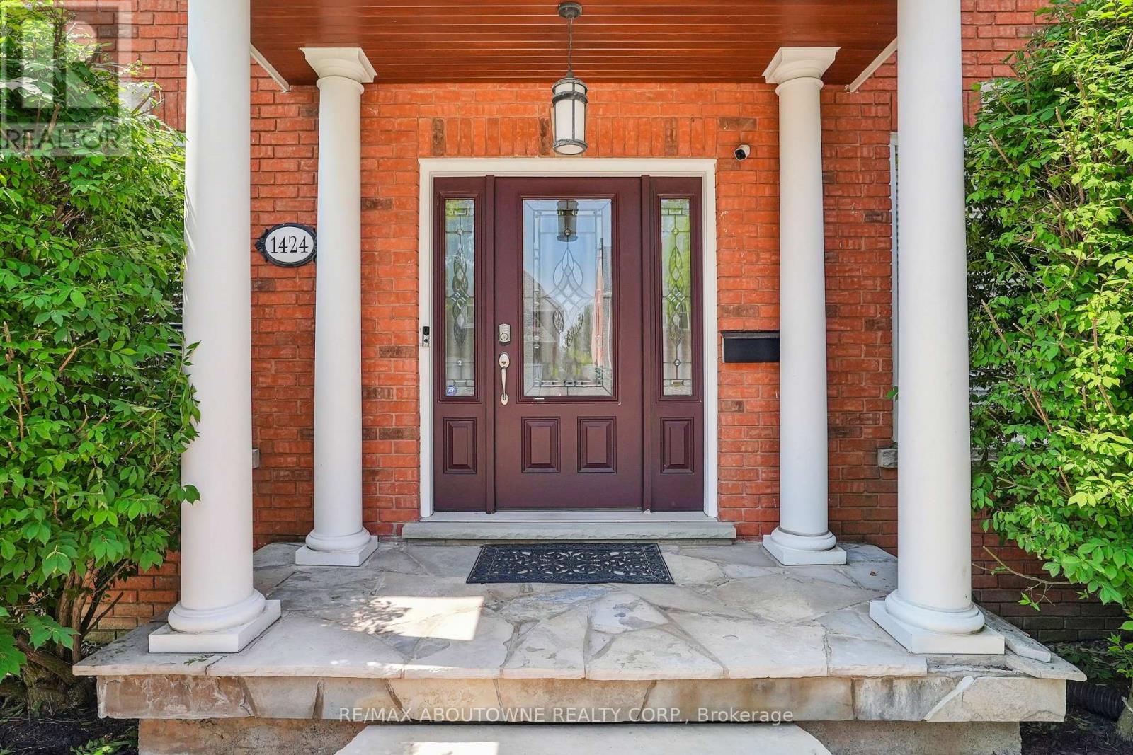 1424 THE LINKS DRIVE, Oakville, Ontario