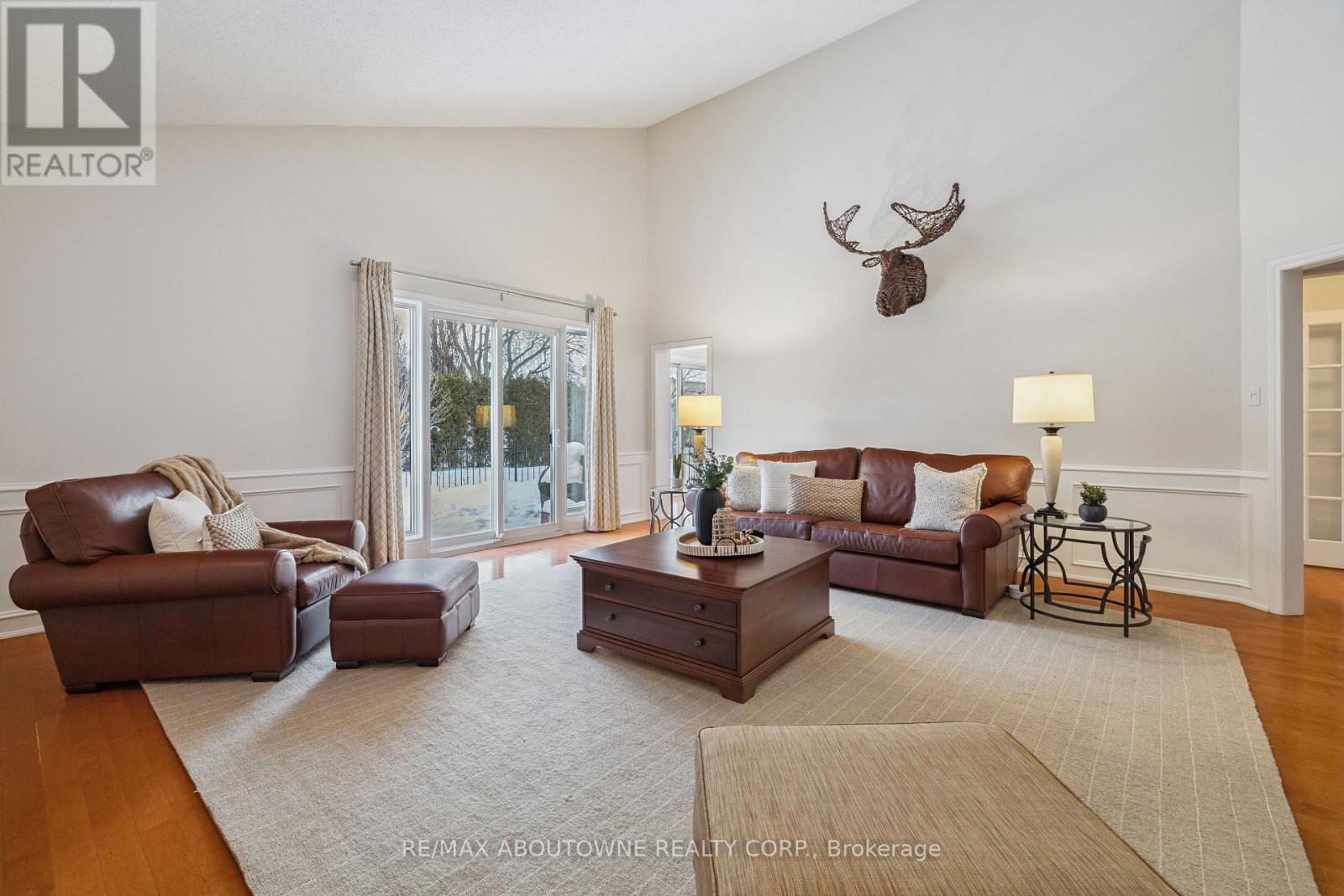 1424 The Links Drive, Oakville, Ontario  L6M 2N9 - Photo 10 - W13235464
