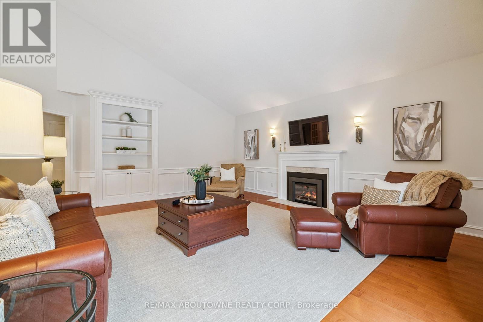 1424 The Links Drive, Oakville, Ontario  L6M 2N9 - Photo 11 - W13235464