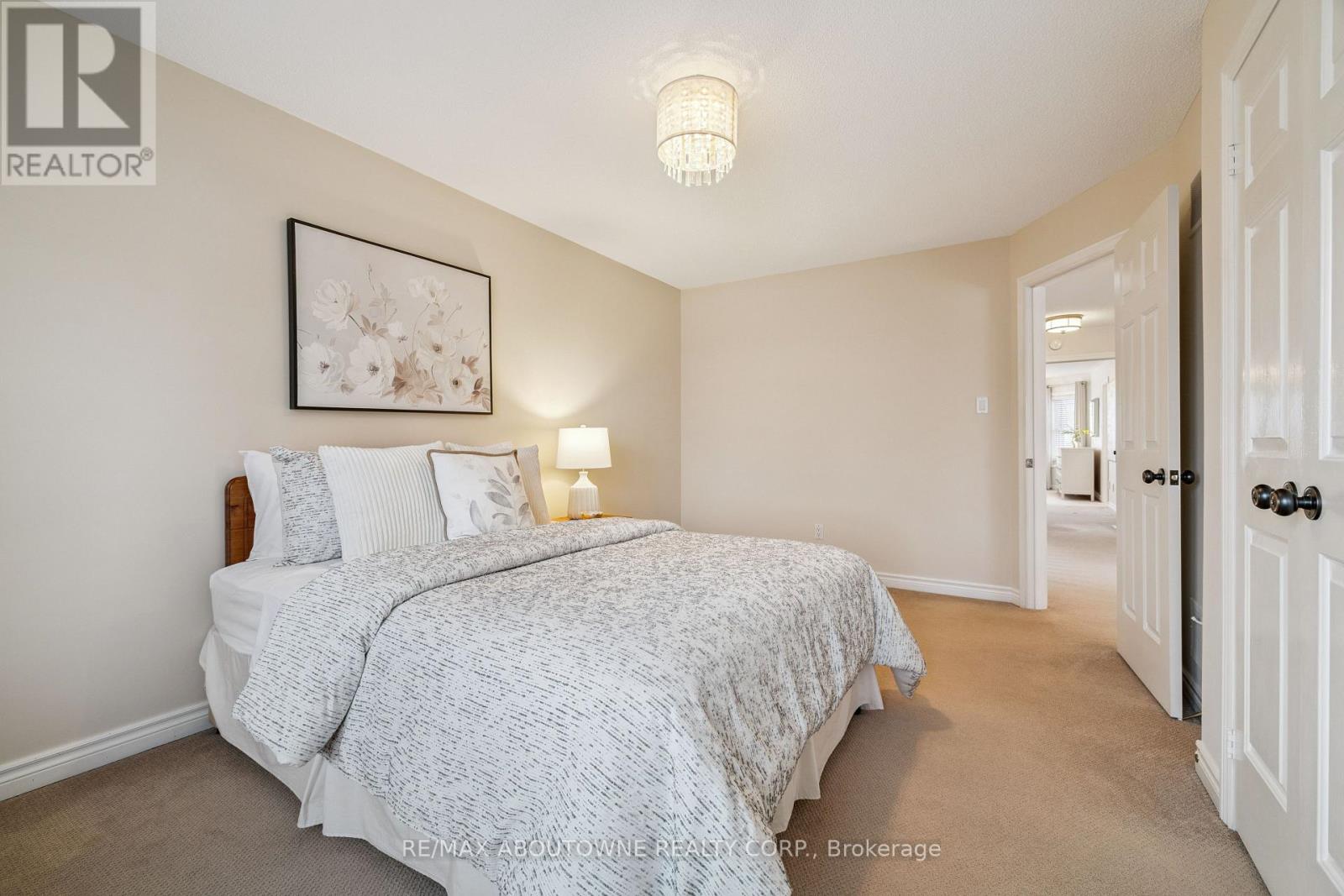 1424 The Links Drive, Oakville, Ontario  L6M 2N9 - Photo 22 - W13235464