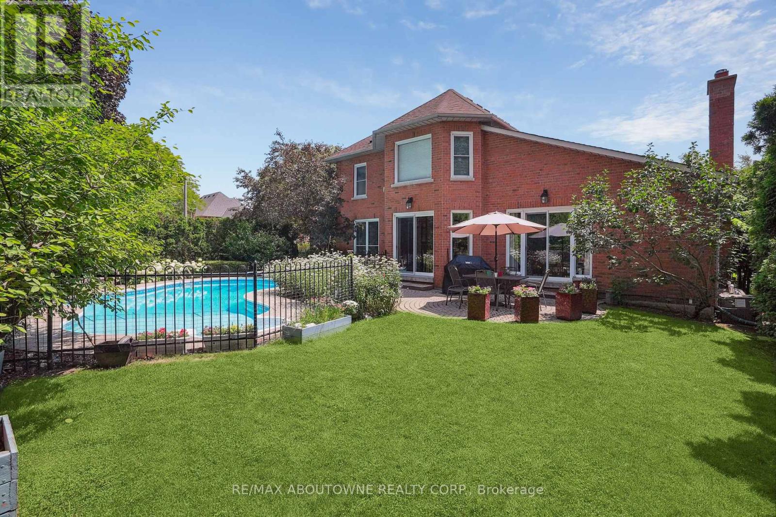 1424 The Links Drive, Oakville, Ontario  L6M 2N9 - Photo 35 - W13235464