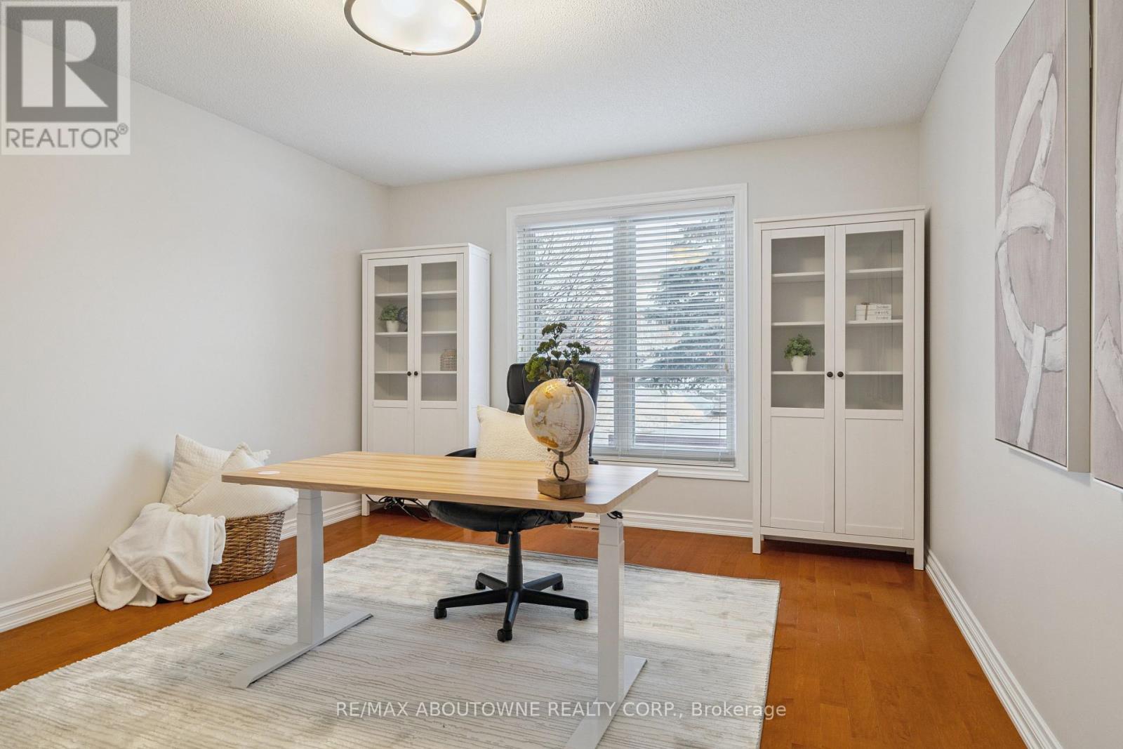 1424 The Links Drive, Oakville, Ontario  L6M 2N9 - Photo 8 - W13235464