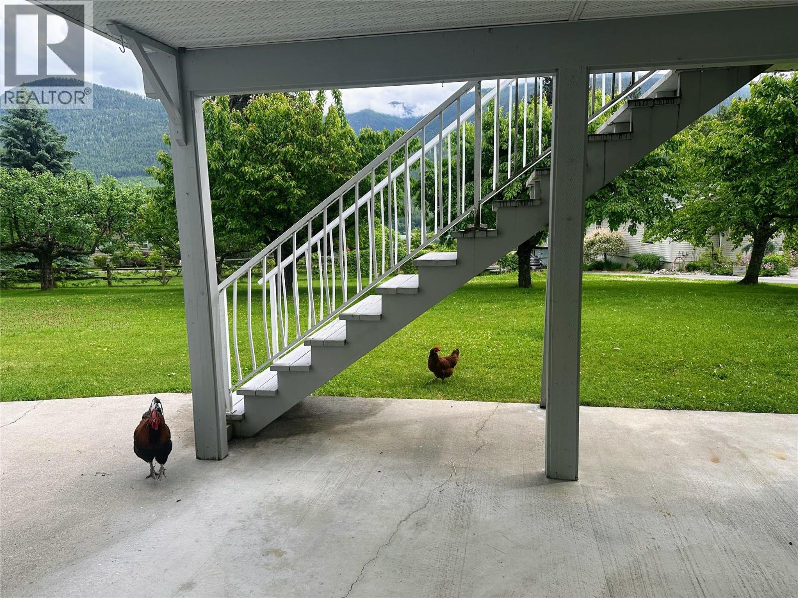 5924 Stafford Road, Nelson, British Columbia  V1L 6P3 - Photo 14 - 10389832