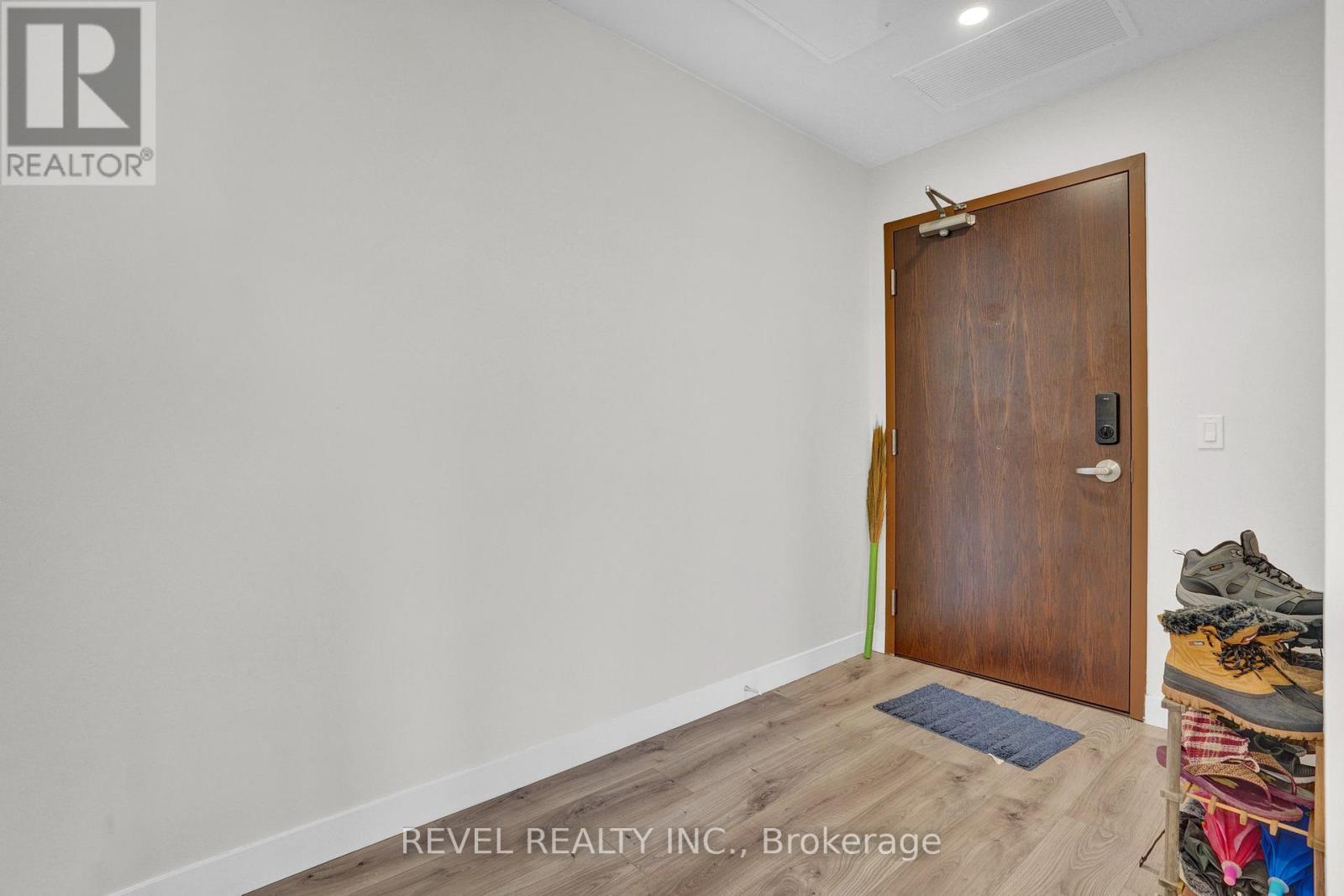 1607 - 60 Frederick Street, Kitchener, Ontario  N2H 0C7 - Photo 3 - X13235290