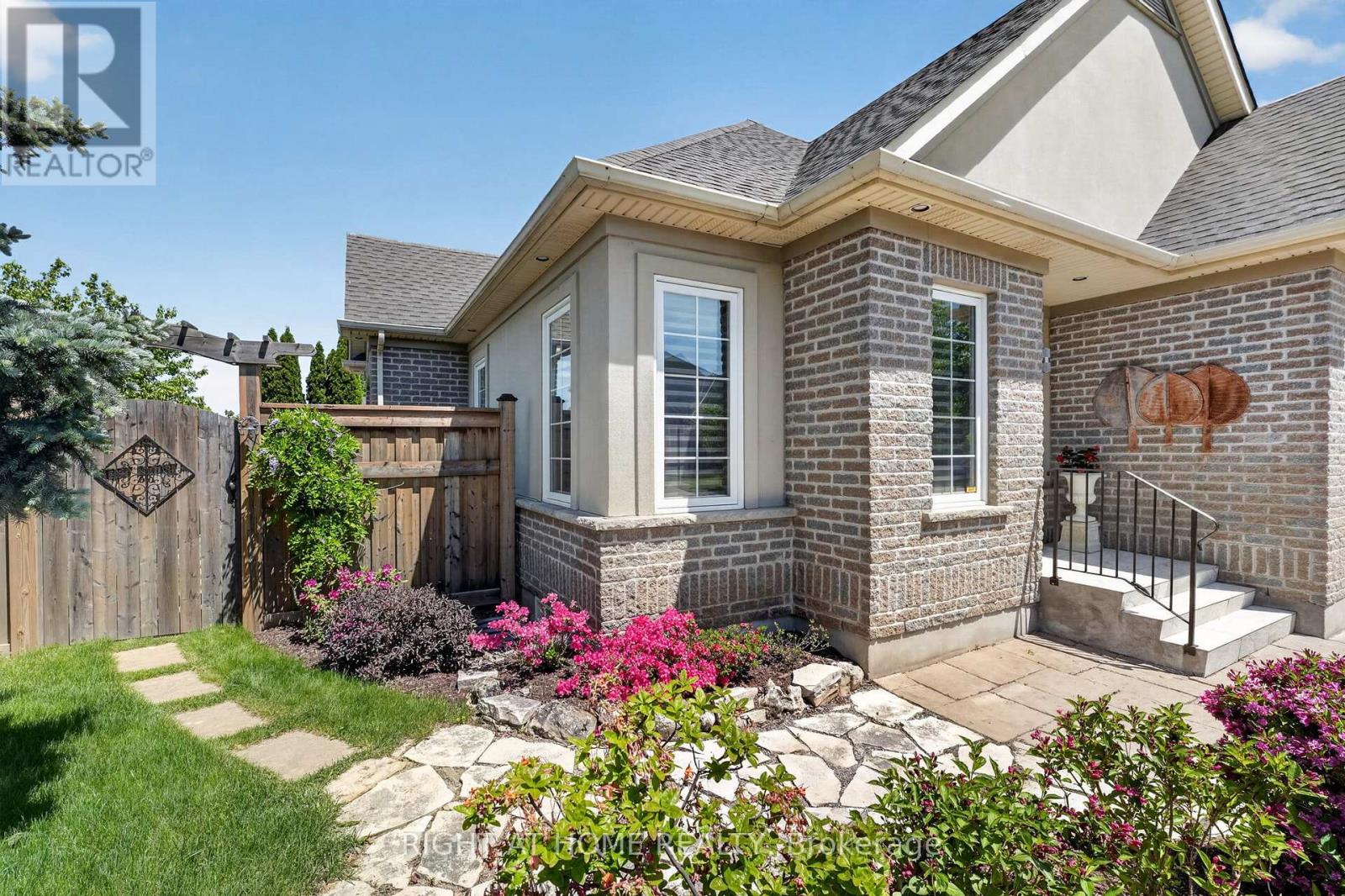 2 Seyval Place, Niagara-On-The-Lake, Ontario  L0S 1J0 - Photo 37 - X13235330