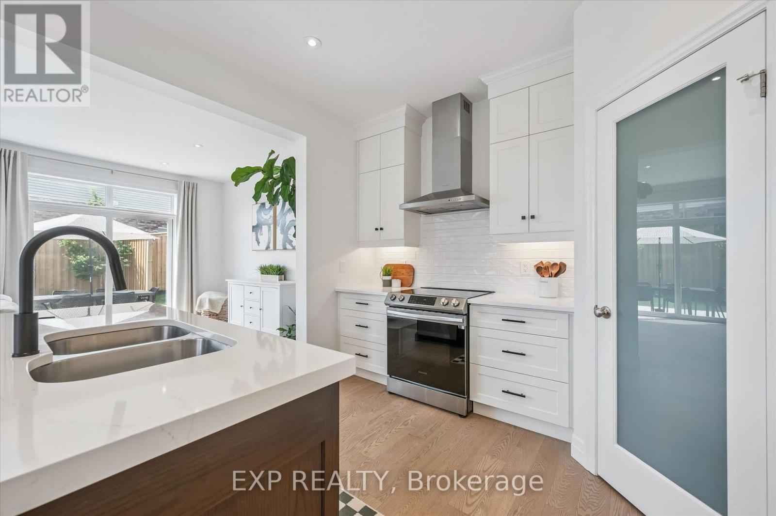 30 Waterbow Trail, Kitchener, Ontario  N2A 0K4 - Photo 14 - X13235358