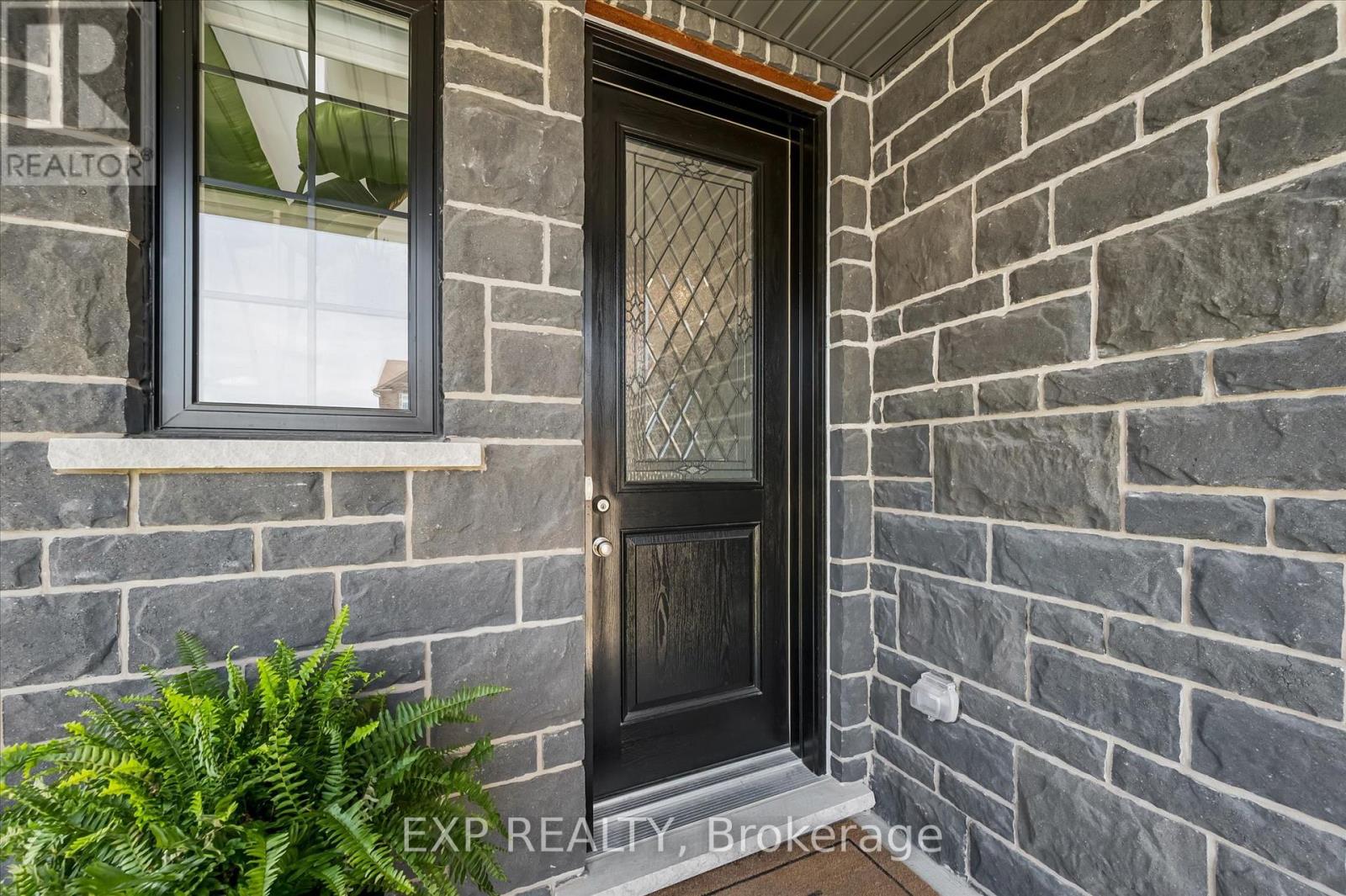 30 Waterbow Trail, Kitchener, Ontario  N2A 0K4 - Photo 5 - X13235358