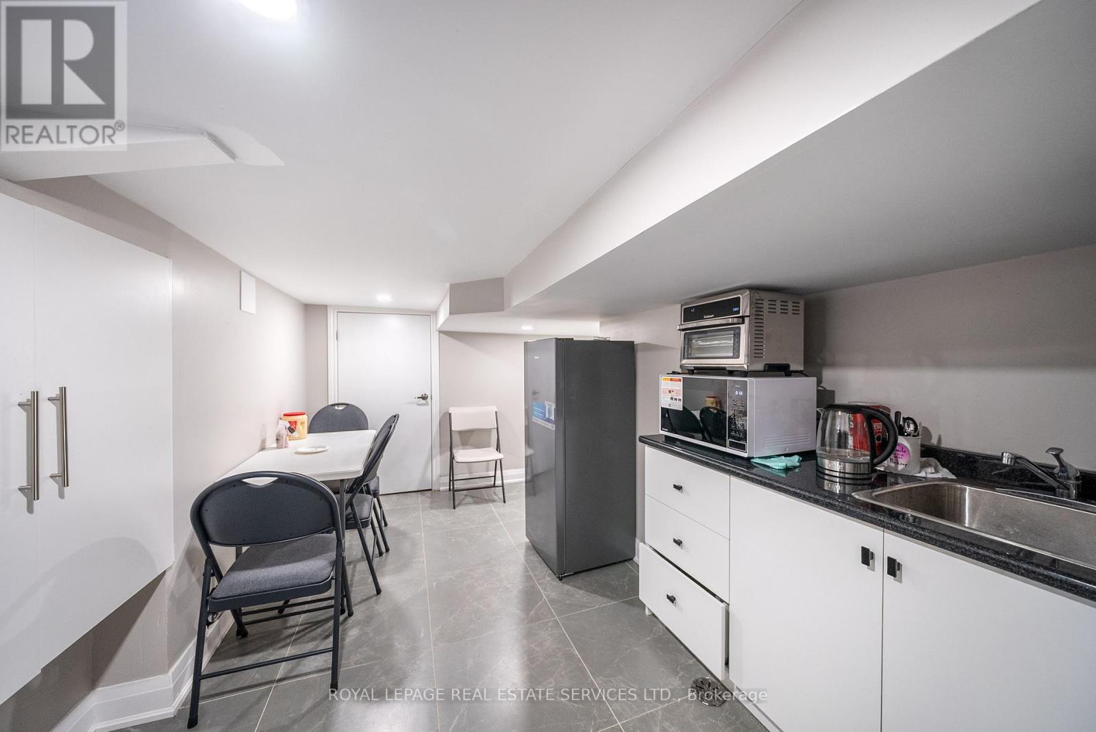 323 Upper Wentworth Street, Hamilton, Ontario  L9A 4T2 - Photo 11 - X13235502