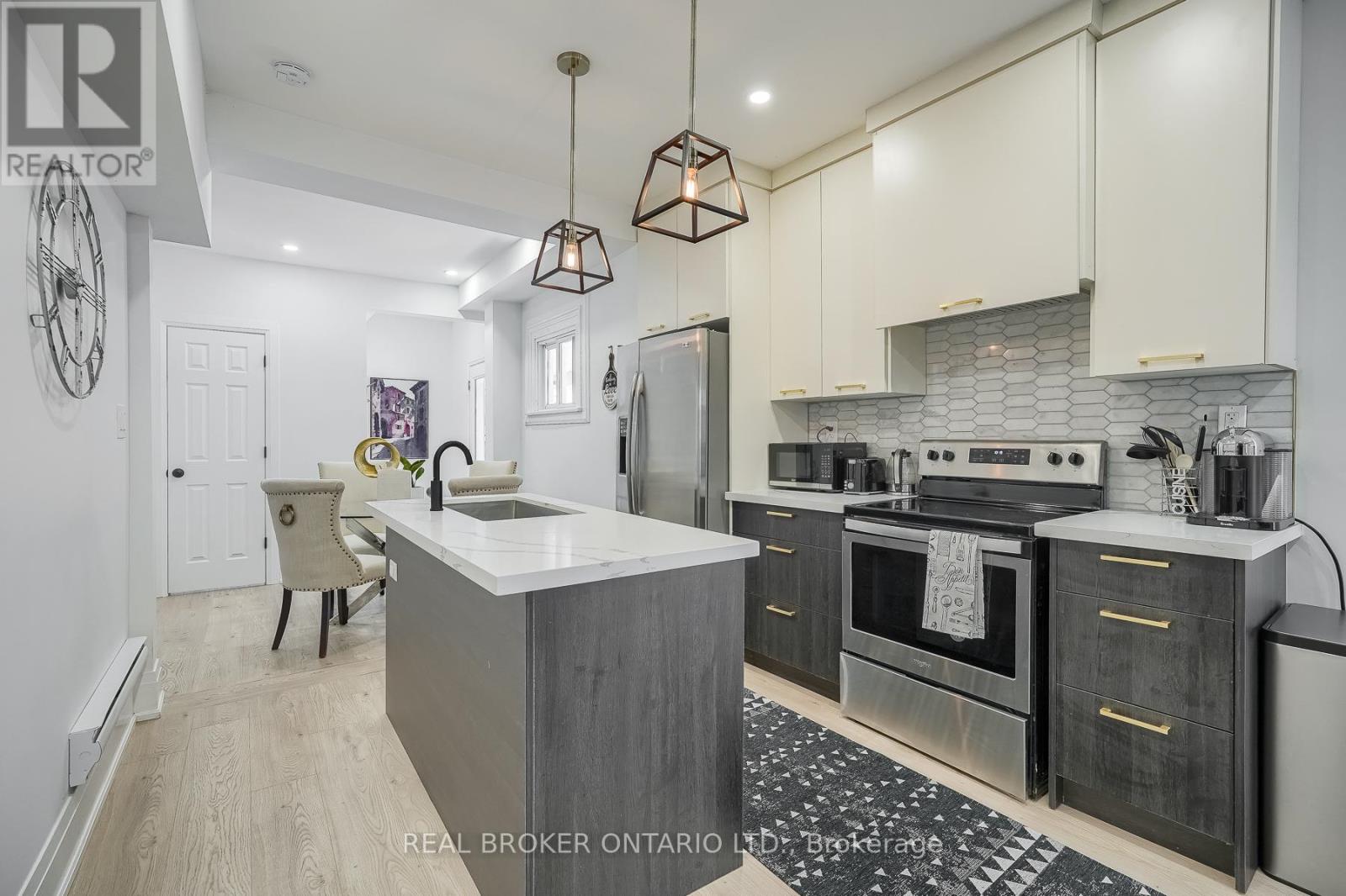 8 Elizabeth Street, St. Catharines, Ontario  L2R 2L1 - Photo 2 - X13235514