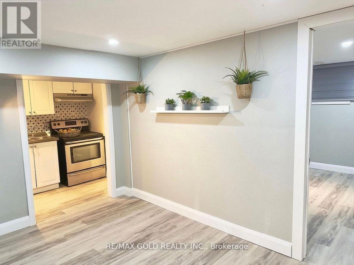 156 Mooregate Crescent, Kitchener, Ontario  N2M 2G1 - Photo 32 - X13235548