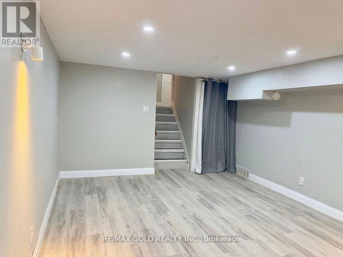156 Mooregate Crescent, Kitchener, Ontario  N2M 2G1 - Photo 34 - X13235548
