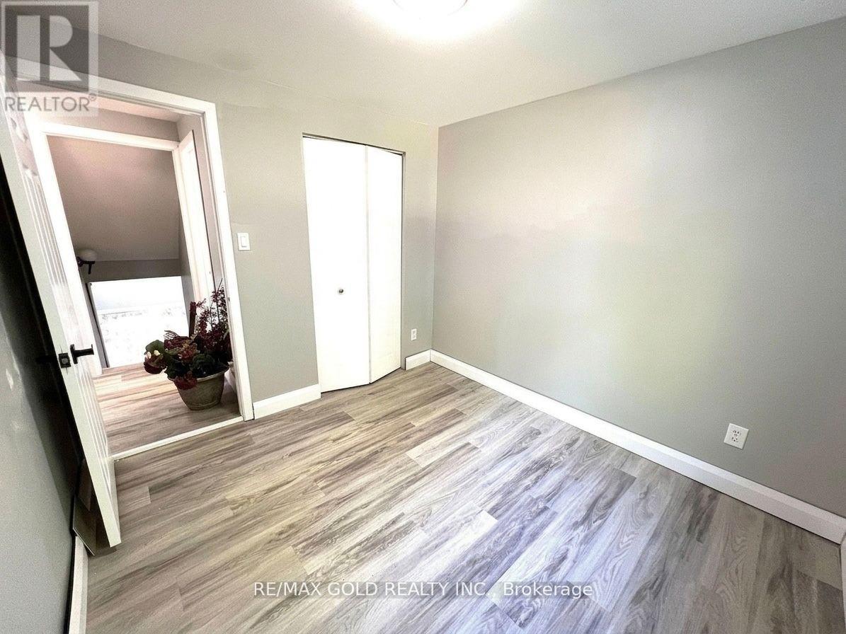 156 Mooregate Crescent, Kitchener, Ontario  N2M 2G1 - Photo 38 - X13235548