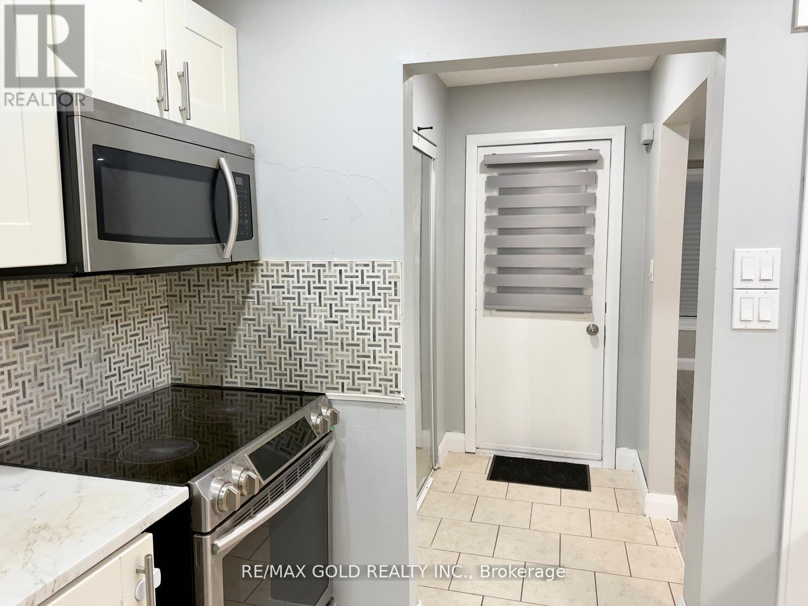 156 Mooregate Crescent, Kitchener, Ontario  N2M 2G1 - Photo 6 - X13235548