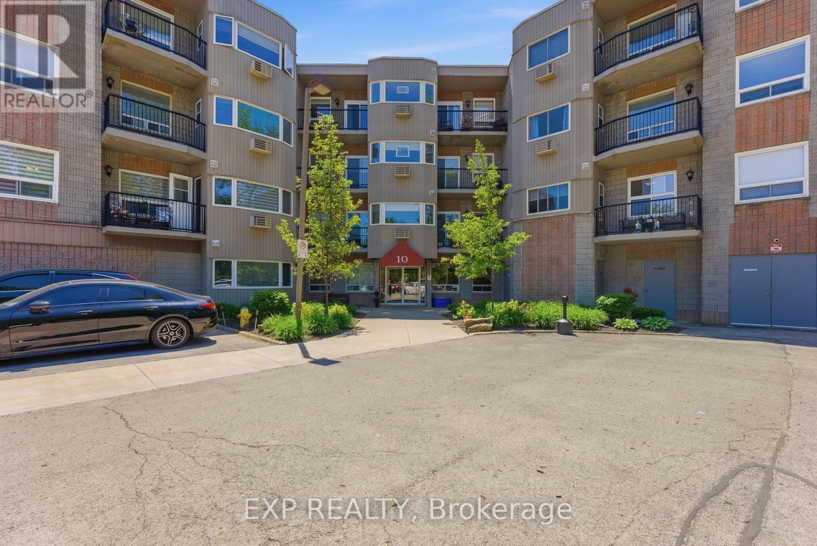 207 - 10 JOHN STREET, Grimsby, Ontario