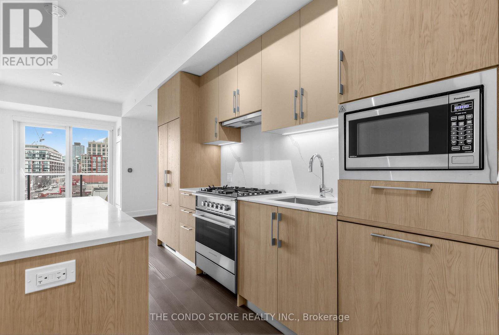 611 - 8 Manor Road W, Toronto, Ontario  M4S 0E6 - Photo 2 - C13231866