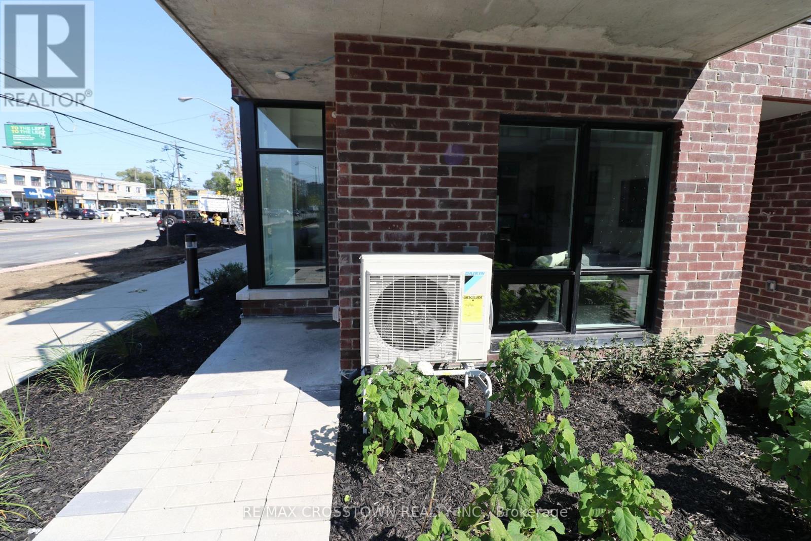 57 - 861 Sheppard Ave Avenue W, Toronto, Ontario  M3H 2T5 - Photo 2 - C13235604