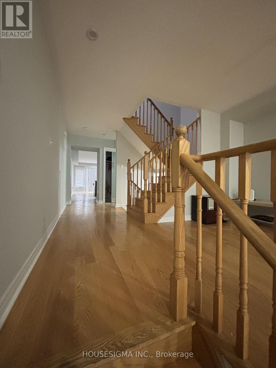 40 De Jong Street, Toronto, Ontario  M1P 0B9 - Photo 4 - E13234560