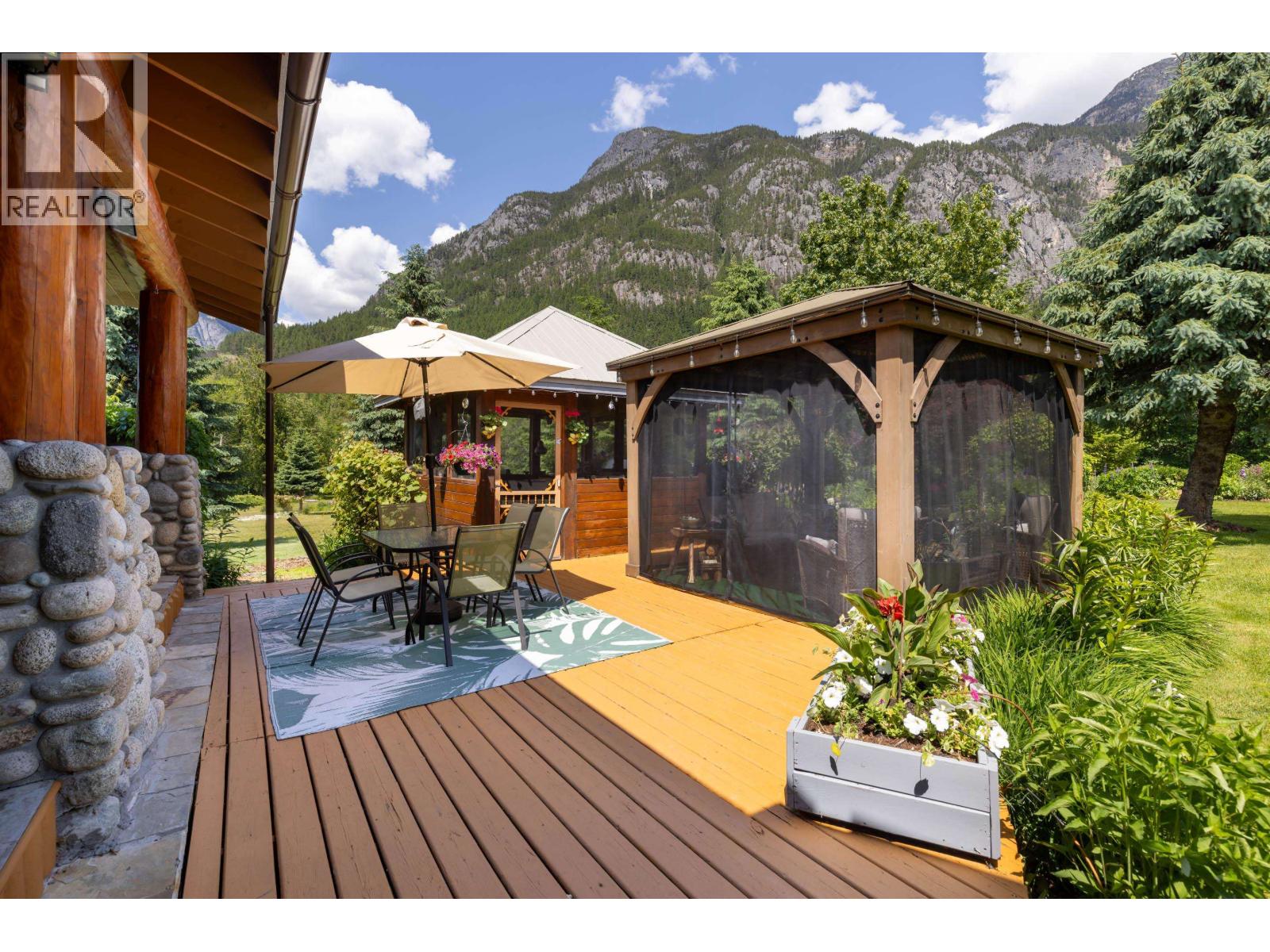 7744 Owl Ridge Road, Mount Currie, British Columbia  V0N 2K0 - Photo 13 - R3131705