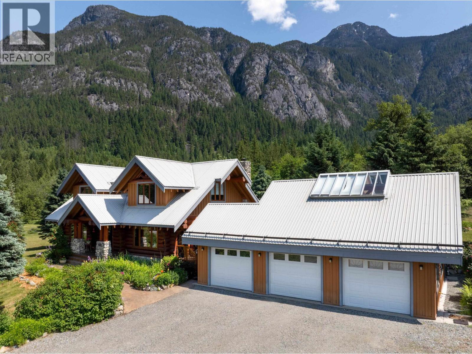 7744 Owl Ridge Road, Mount Currie, British Columbia  V0N 2K0 - Photo 2 - R3131705