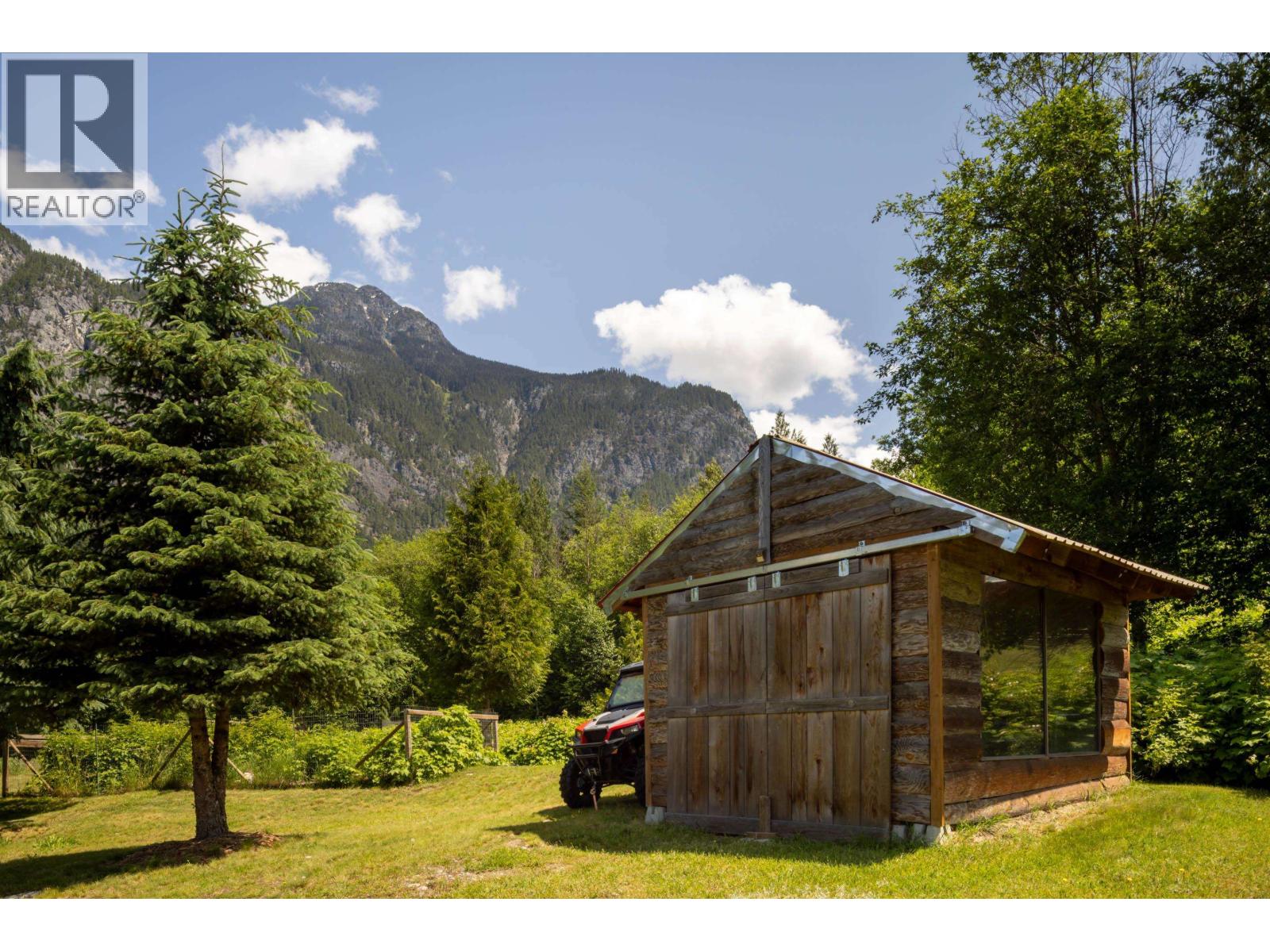 7744 Owl Ridge Road, Mount Currie, British Columbia  V0N 2K0 - Photo 38 - R3131705