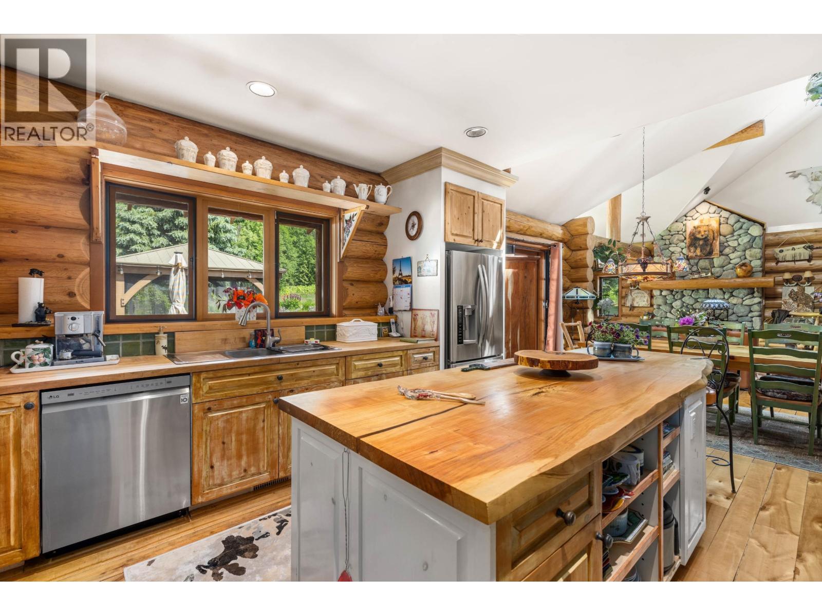 7744 Owl Ridge Road, Mount Currie, British Columbia  V0N 2K0 - Photo 9 - R3131705
