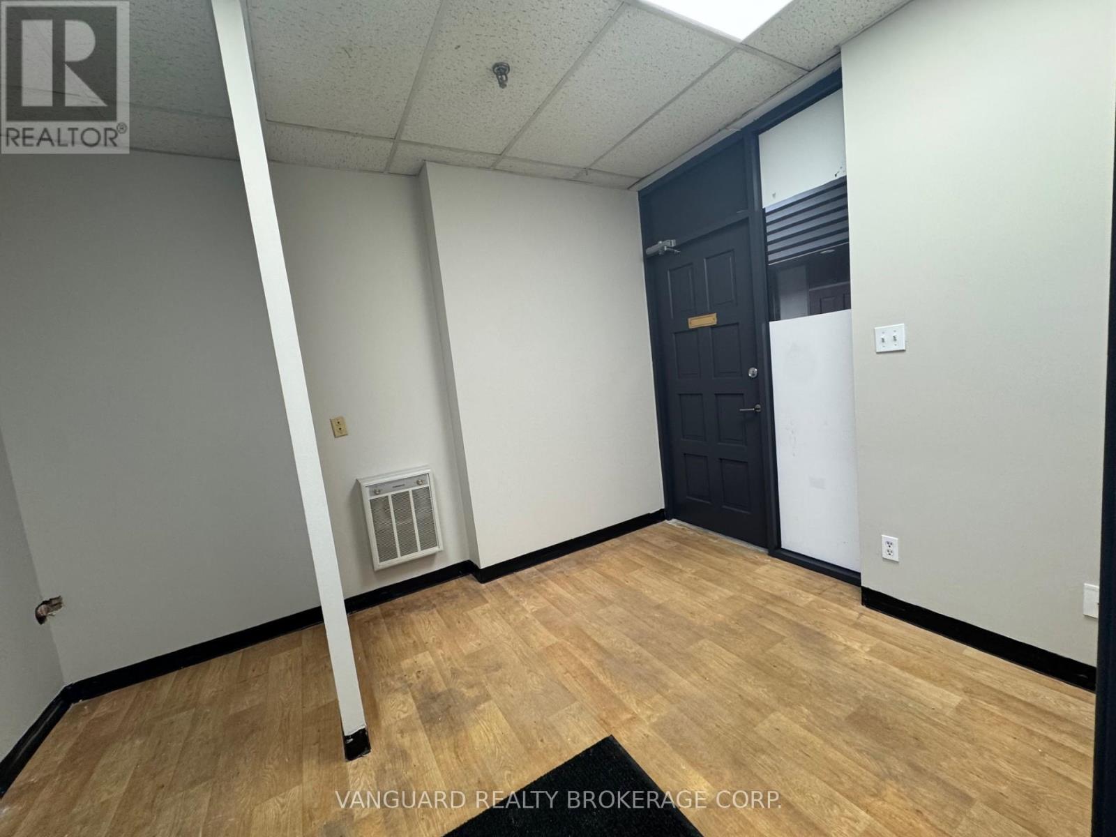19 - 877 Alness Street, Toronto, Ontario  M3J 2X4 - Photo 5 - W13233554