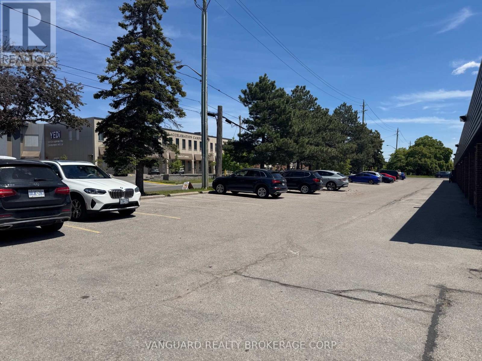 19 - 877 Alness Street, Toronto, Ontario  M3J 2X4 - Photo 2 - W13233554