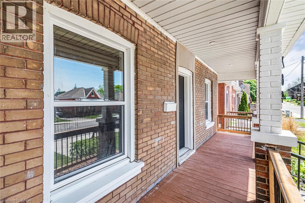 209 Drummond Street, Brantford, Ontario  N3S 6B1 - Photo 2 - 40836218