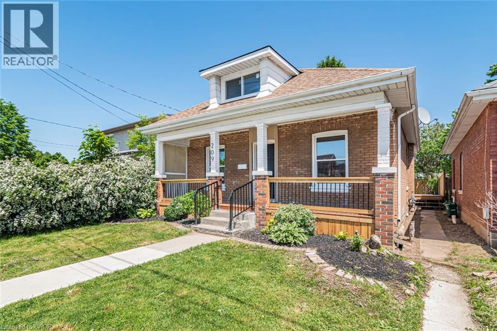 209 Drummond Street, Brantford, Ontario  N3S 6B1 - Photo 4 - 40836218