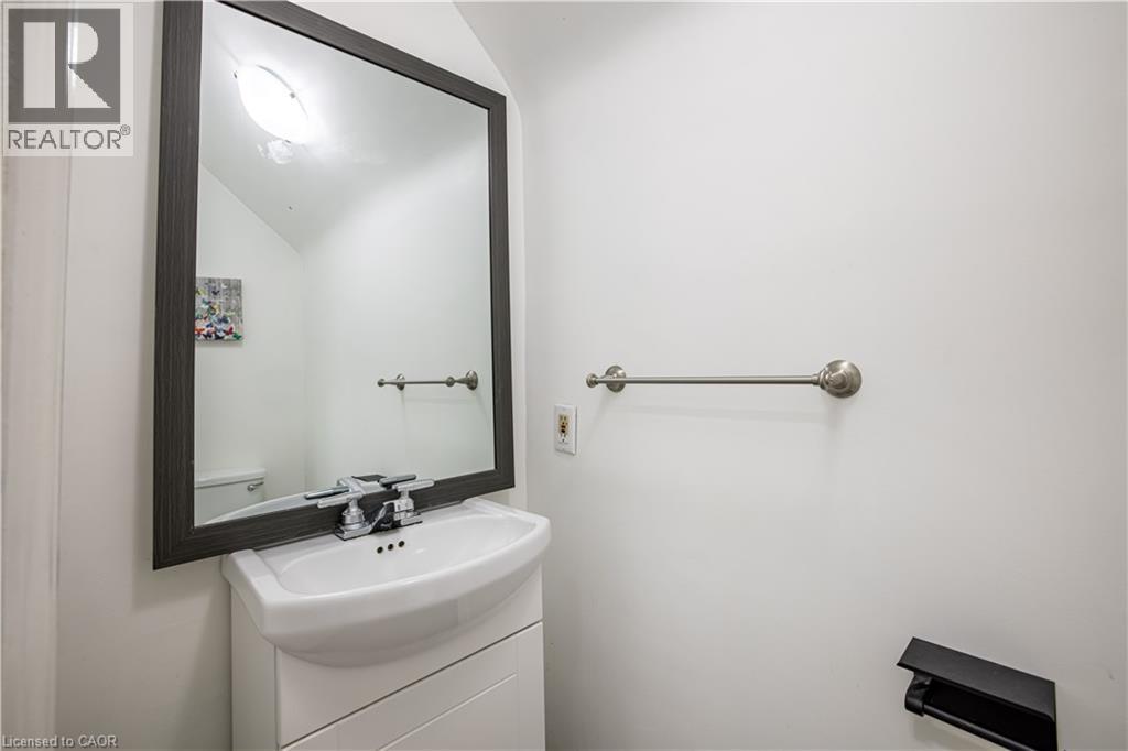 521 South Pelham Road Unit# Upper, Welland, Ontario  L3C 3C7 - Photo 18 - 40835628