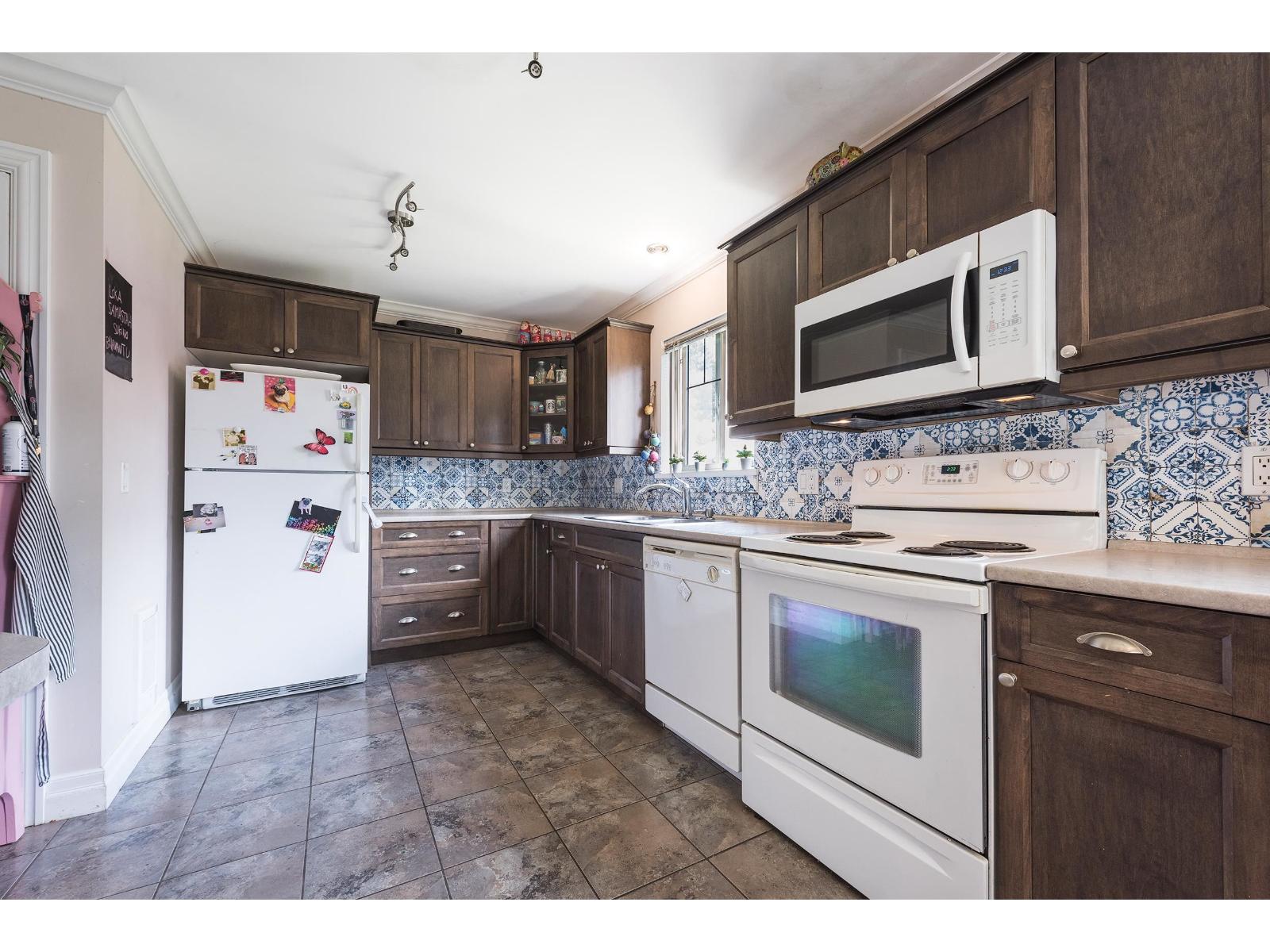5980 Matsqui Street, Garrison Crossing, Chilliwack, British Columbia  V2R 0G6 - Photo 9 - R3131377