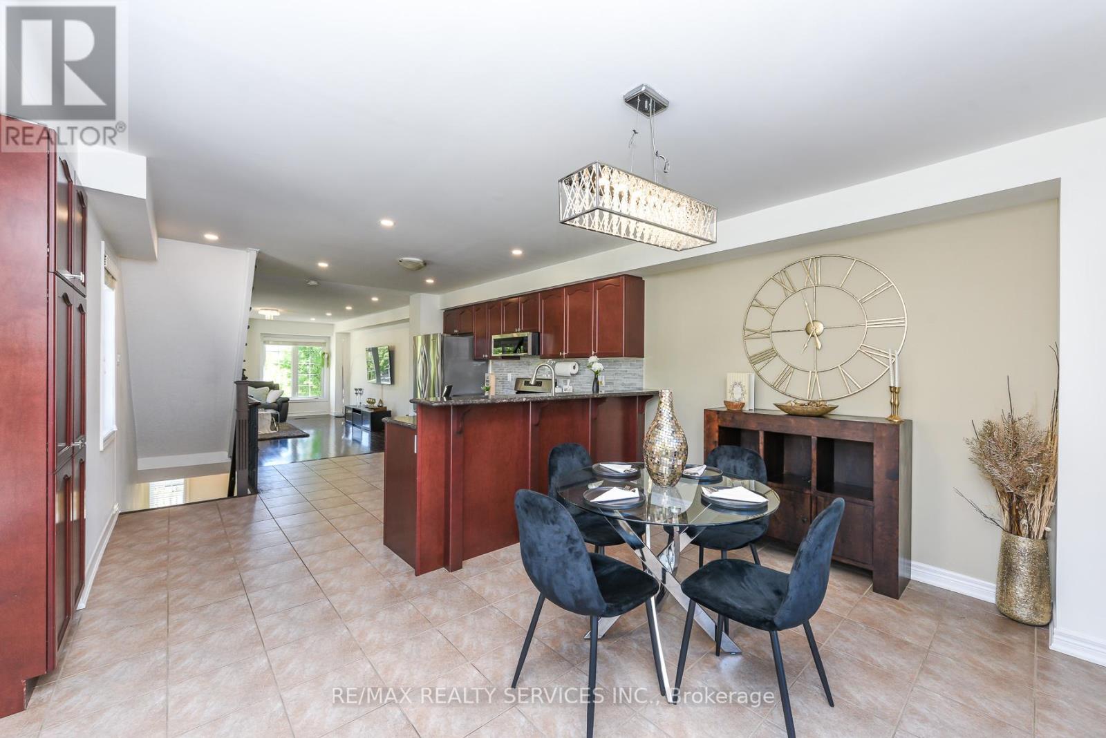 15 Peach Drive S, Brampton, Ontario  L6R 0W5 - Photo 12 - W13235538