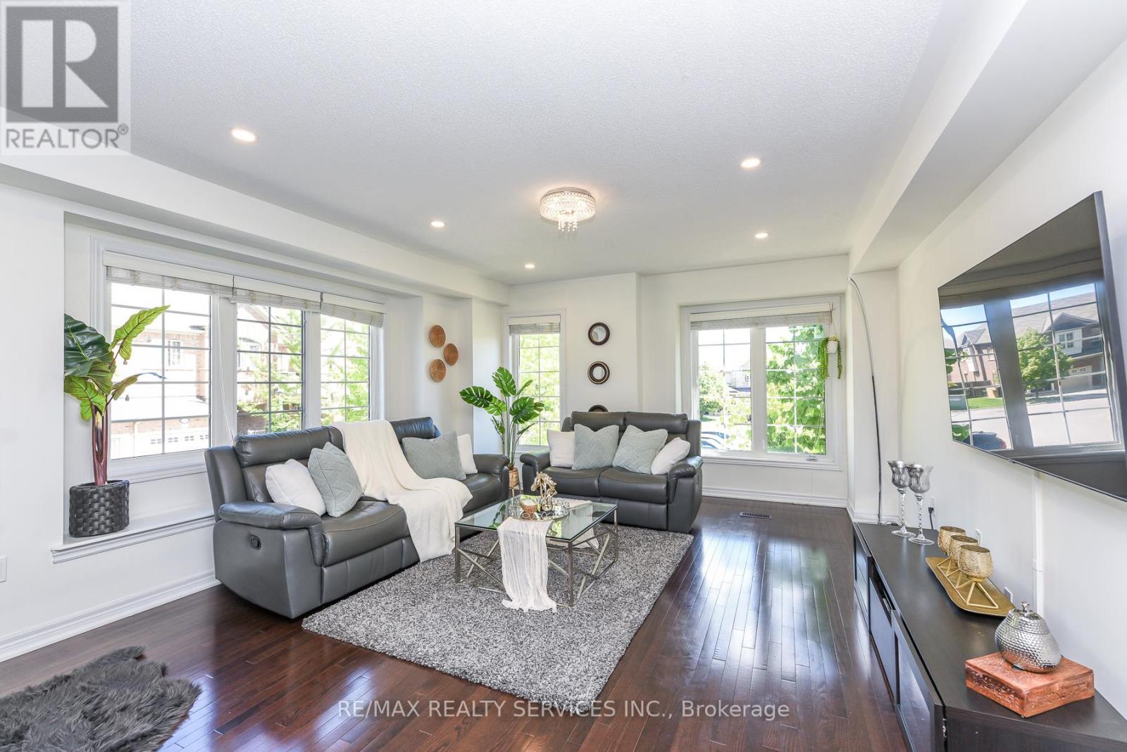 15 Peach Drive S, Brampton, Ontario  L6R 0W5 - Photo 18 - W13235538