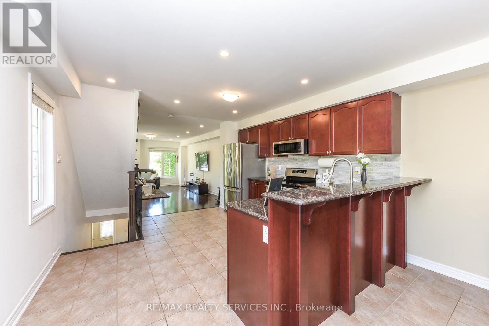 15 Peach Drive S, Brampton, Ontario  L6R 0W5 - Photo 14 - W13235538