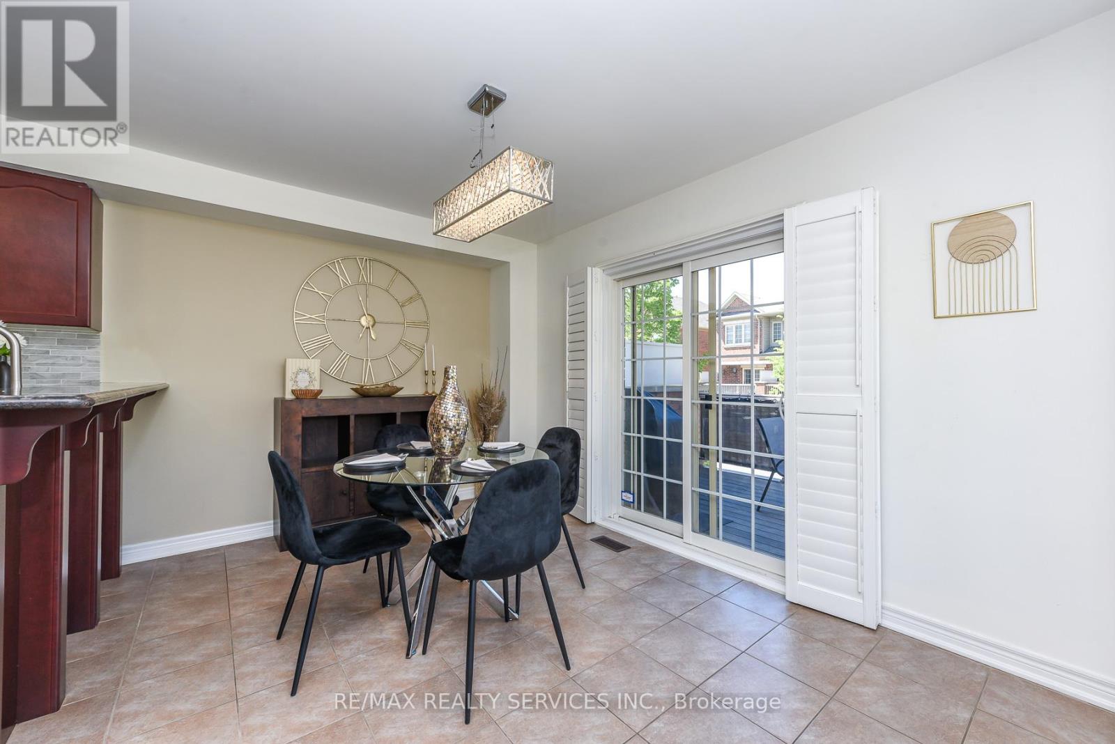 15 Peach Drive S, Brampton, Ontario  L6R 0W5 - Photo 11 - W13235538