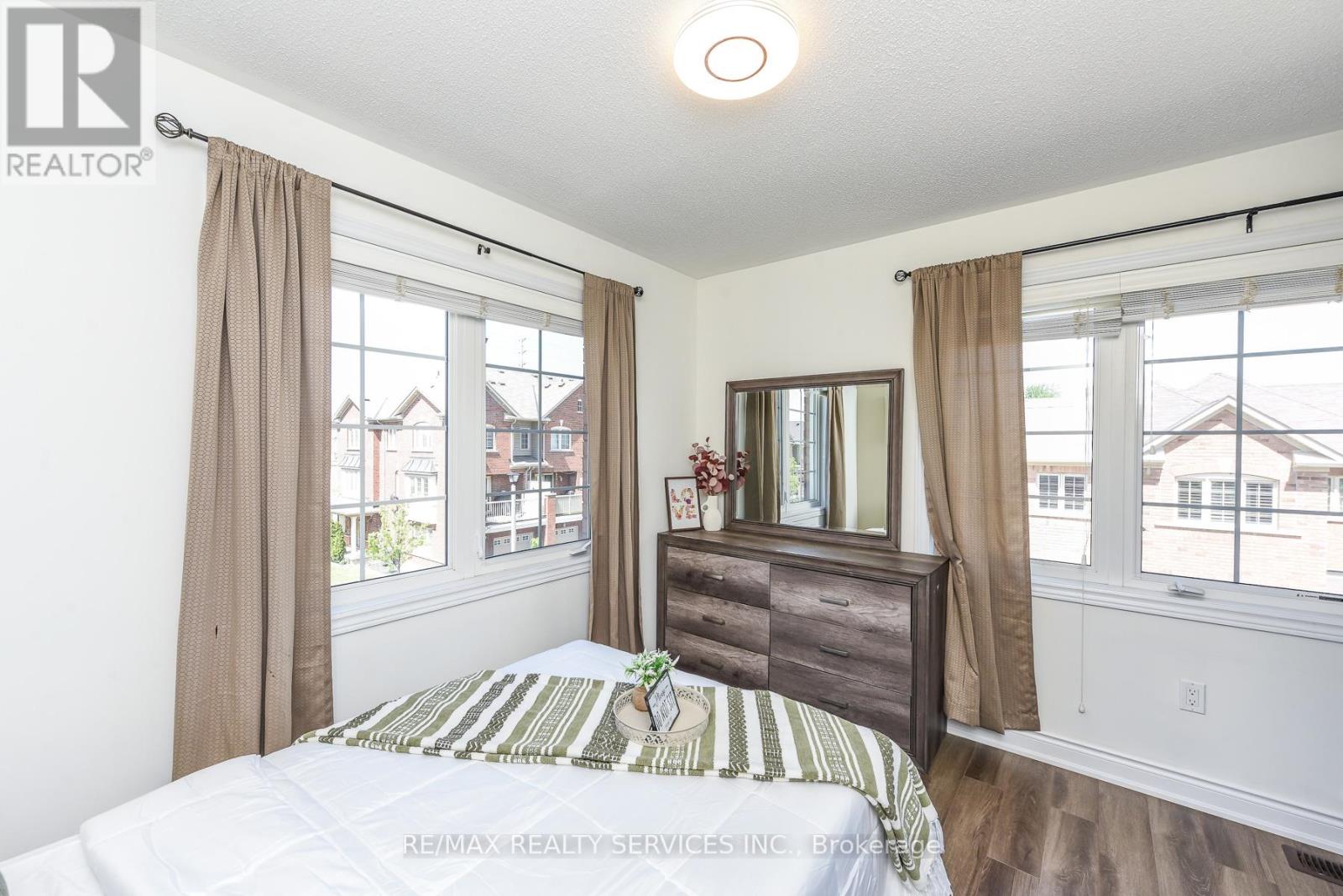 15 Peach Drive S, Brampton, Ontario  L6R 0W5 - Photo 30 - W13235538