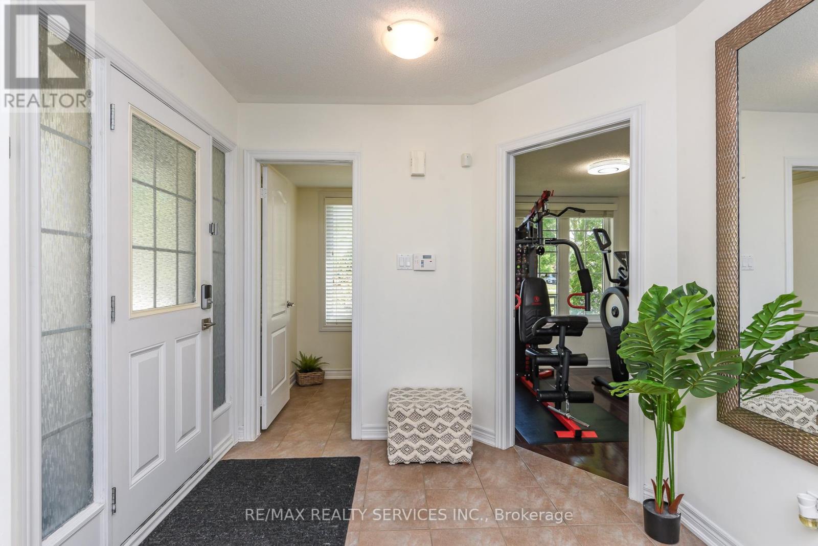 15 Peach Drive S, Brampton, Ontario  L6R 0W5 - Photo 4 - W13235538