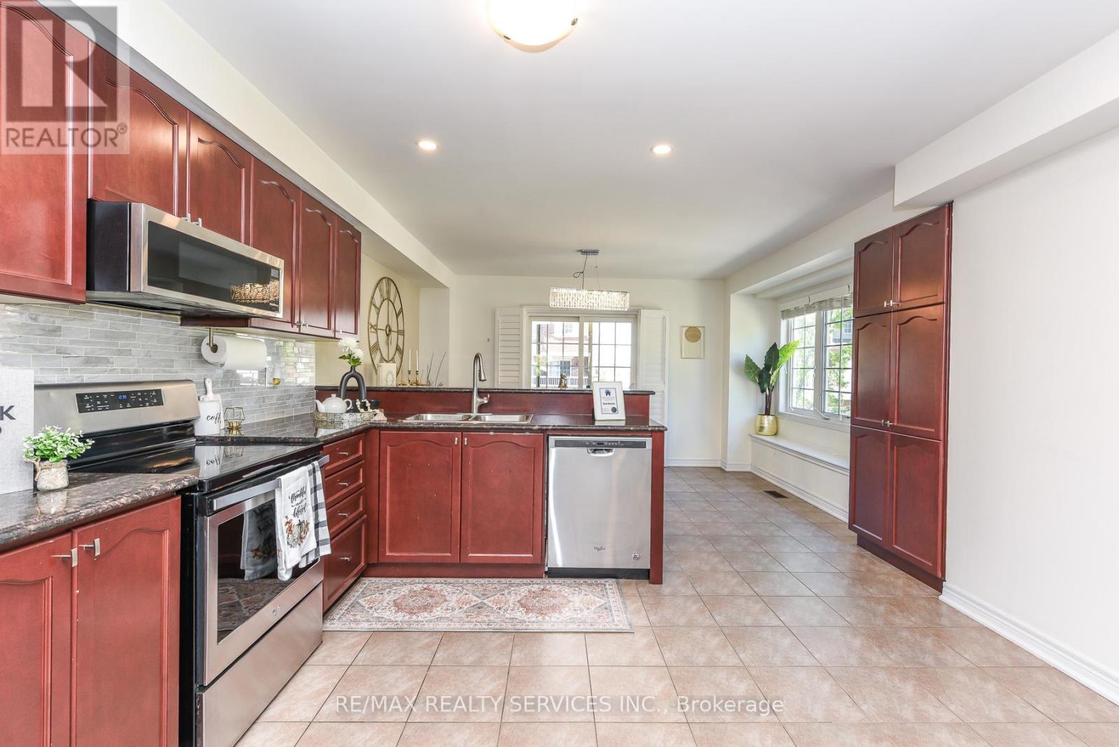 15 Peach Drive S, Brampton, Ontario  L6R 0W5 - Photo 15 - W13235538