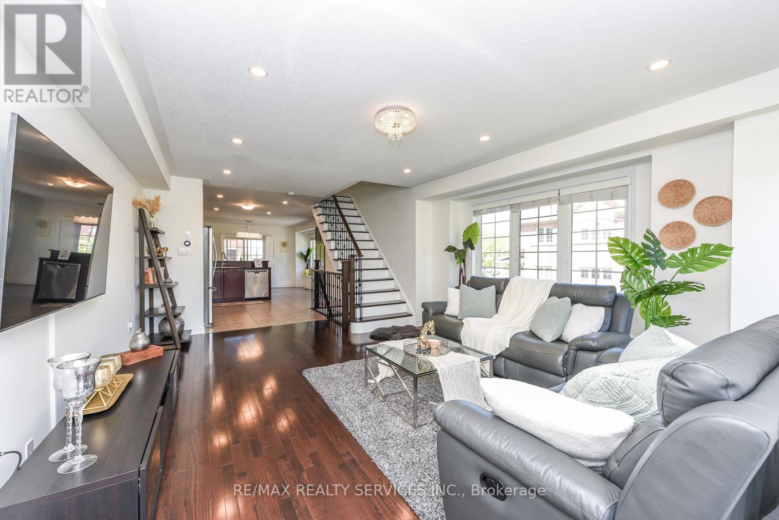 15 Peach Drive S, Brampton, Ontario  L6R 0W5 - Photo 19 - W13235538