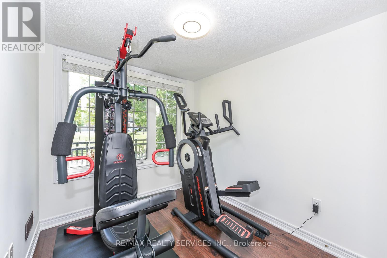 15 Peach Drive S, Brampton, Ontario  L6R 0W5 - Photo 7 - W13235538