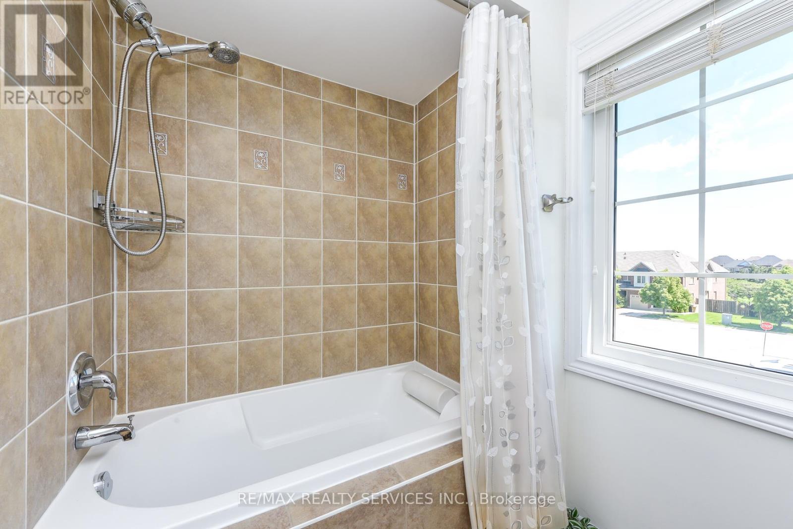 15 Peach Drive S, Brampton, Ontario  L6R 0W5 - Photo 26 - W13235538