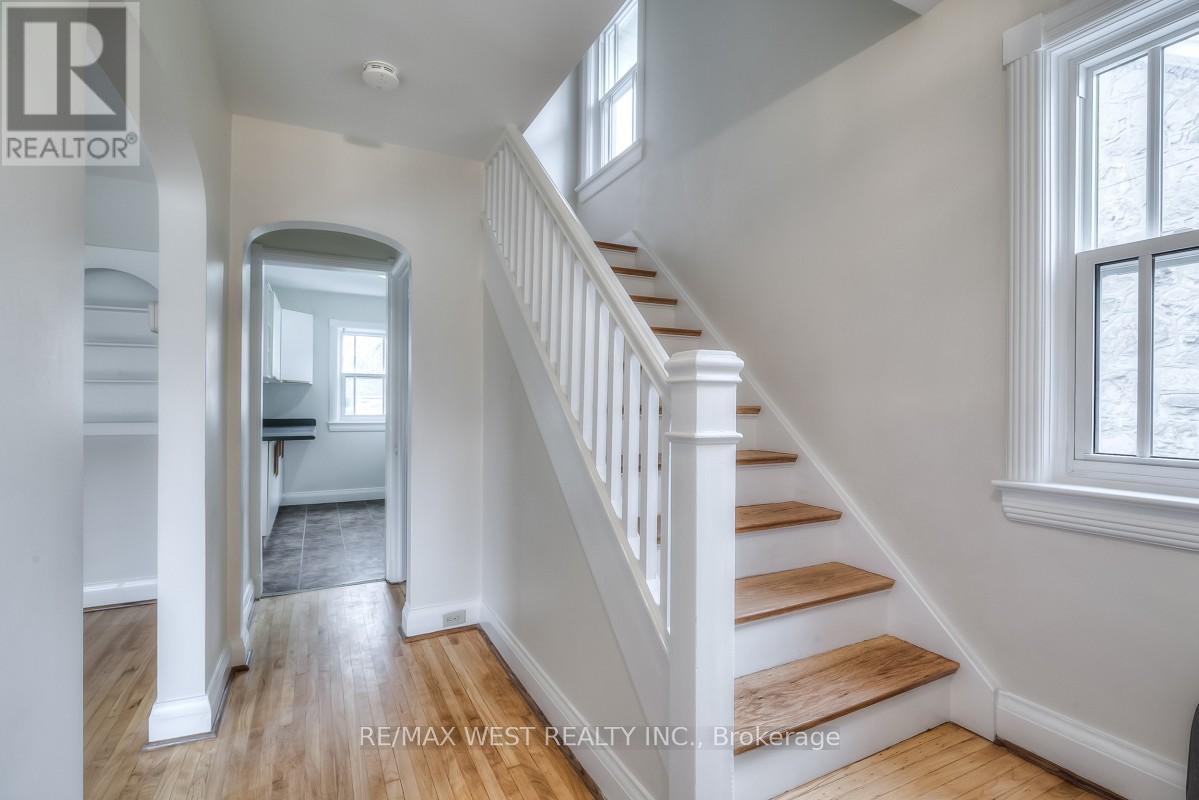 1109 Royal York Road, Toronto, Ontario  M8X 2G8 - Photo 3 - W13235750