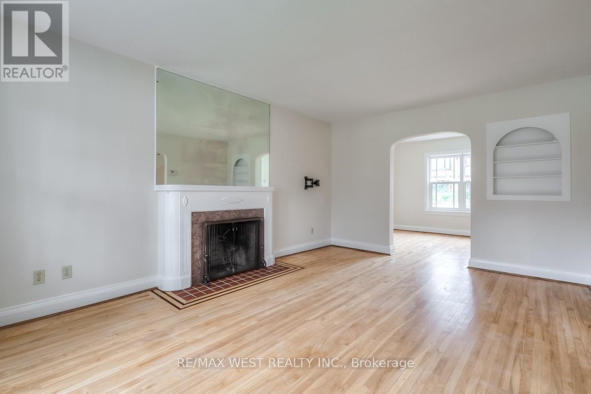 1109 Royal York Road, Toronto, Ontario  M8X 2G8 - Photo 6 - W13235750