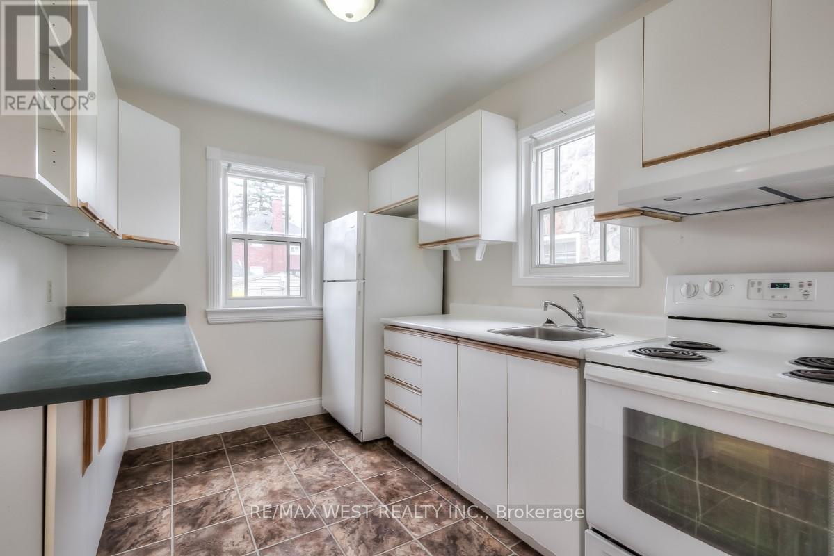 1109 Royal York Road, Toronto, Ontario  M8X 2G8 - Photo 7 - W13235750