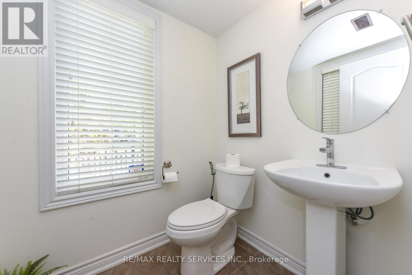 15 Peach Drive S, Brampton, Ontario  L6R 0W5 - Photo 9 - W13235538