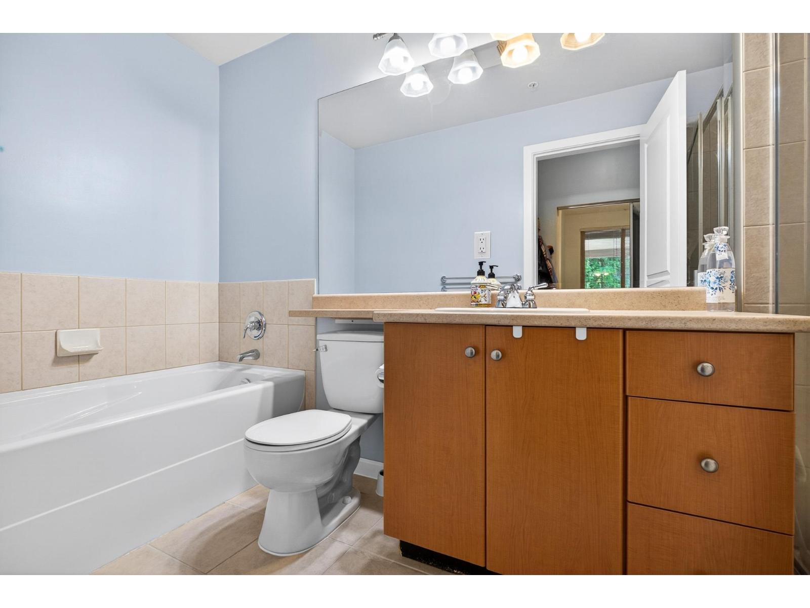 121 15385 101a Avenue, Surrey, British Columbia  V3R 0B4 - Photo 13 - R3131072