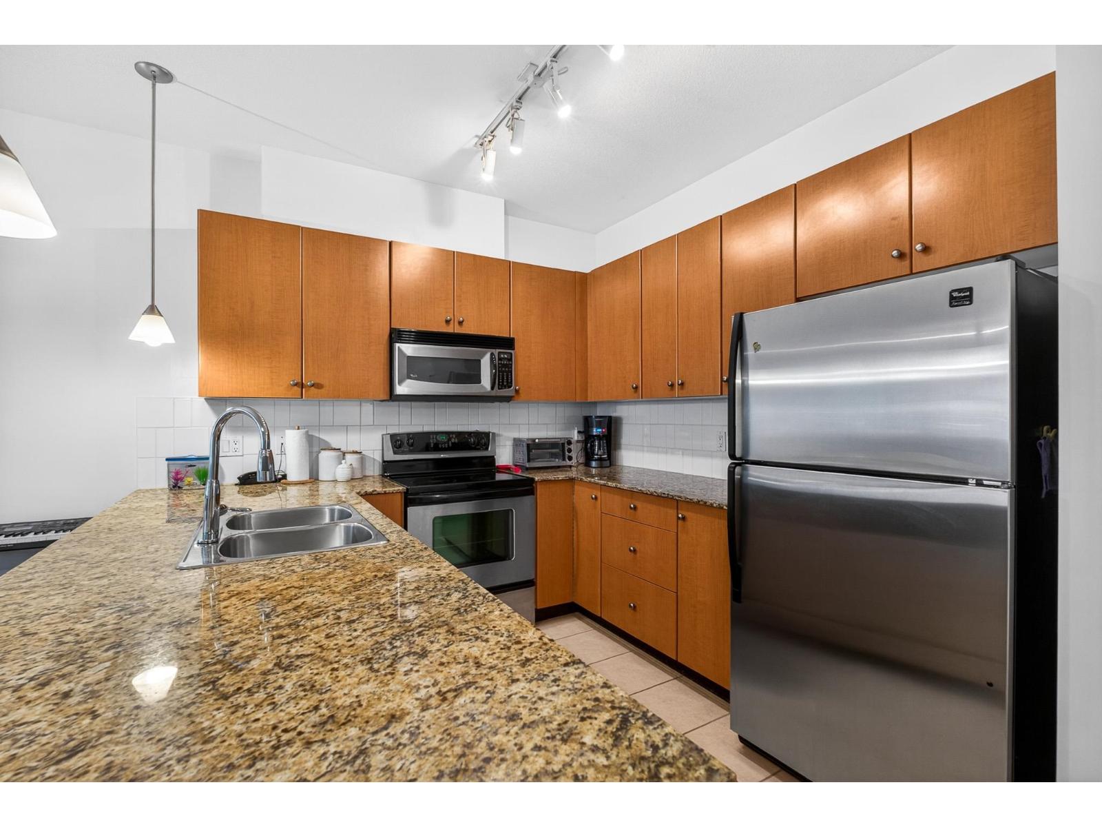 121 15385 101a Avenue, Surrey, British Columbia  V3R 0B4 - Photo 9 - R3131072